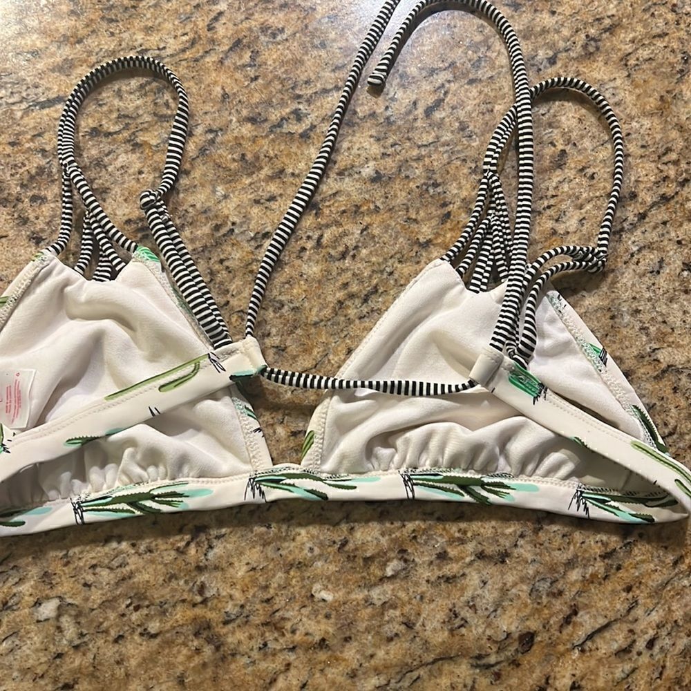 LIKE NEW - Cactus Bikini Top - Size Large - Never Worn - Picture 4 of 6